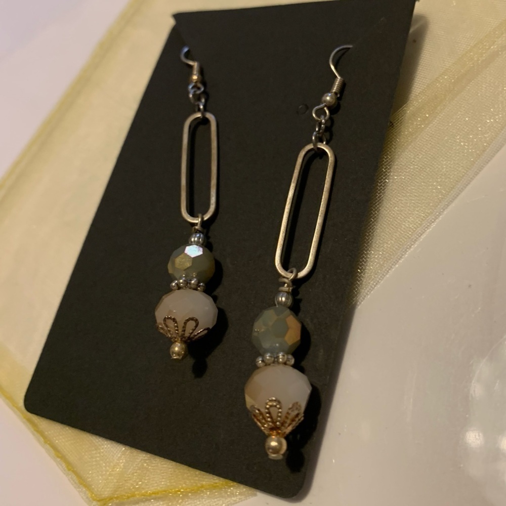 Beaded geometric dangle fish hook earrings artisan handmade champagne neutral - Picture 9 of 9